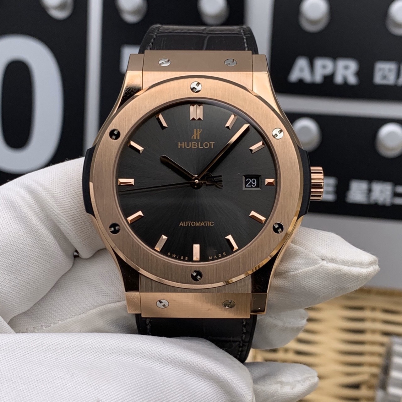 Bắt kịp phong cách cùng đồng hồ Hublot Replica 1:1