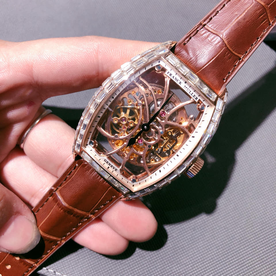 Đồng hồ Franck Muller siêu cấp giá như nào? Màu nào đẹp?