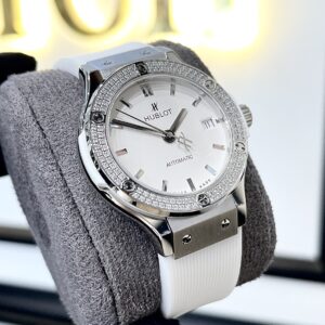Đồng Hồ Hublot Classic Fusion Viền Kim Cương Moissanite White Size 38mm Siêu Cấp