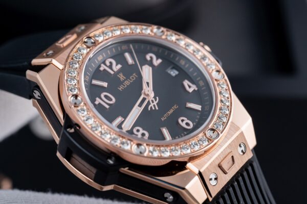 Đồng Hồ Hublot Big Bang One Click Viền Kim Cương Thiên Nhiên Siêu Cấp