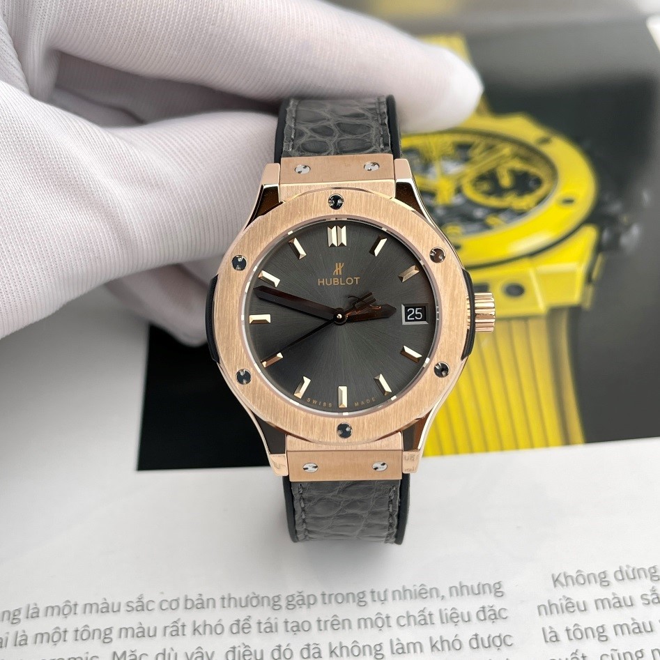 Đồng hồ Hublot Classic Fusion đơn giản, tinh tế