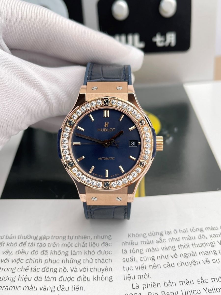 Thiết kế đồng hồ Hublot Classic Fusion King Gold sang trọng, đẹp mắt