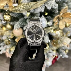 Đồng Hồ Hublot Classic Fusion Viền Full Kim Cương Moissanite Like Auth